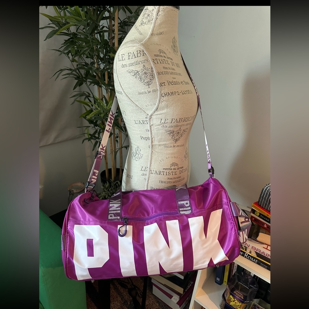 COPY - Duffle bag new gym weekend bag large new in package